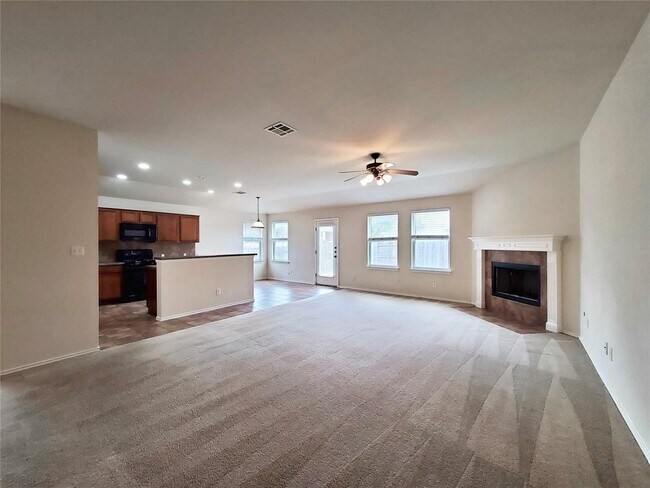 Building Photo - 15109 Fernhill Dr