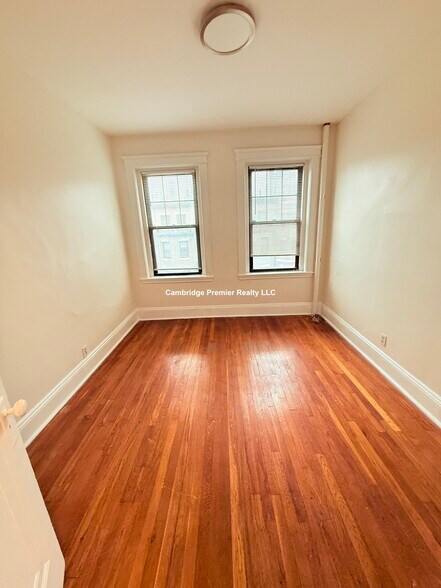 Building Photo - 29 Peterborough St