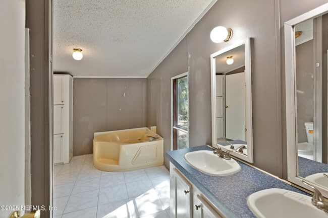 Building Photo - 7463 Lilly Ct