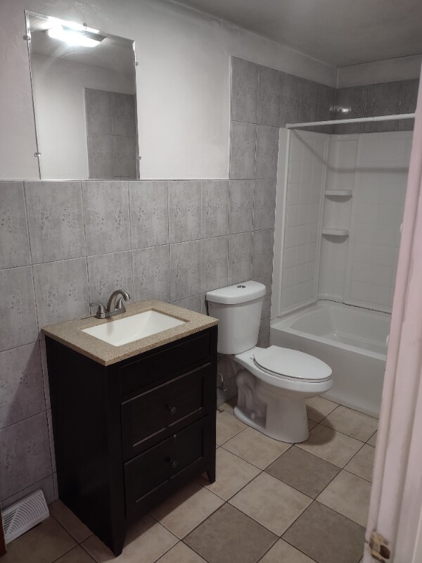 Building Photo - 18 Nolan St