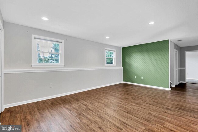 Building Photo - 644 Jasontown Rd