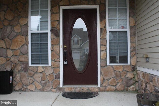 Building Photo - 189 Westbrook Dr