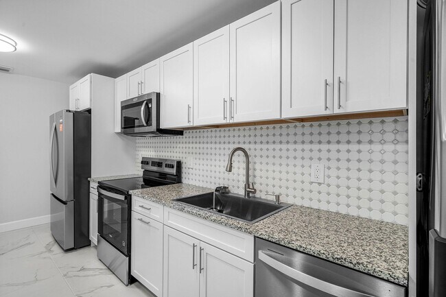 Building Photo - 240 SW 7th St