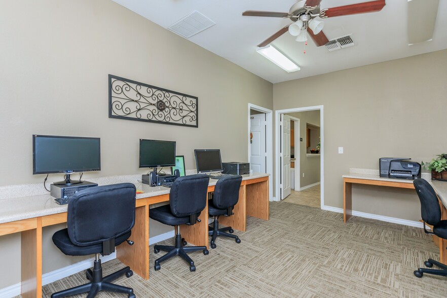 Business Center at Southwest Pines – Prime Office Space in Tyler, TX - Southwest Pines