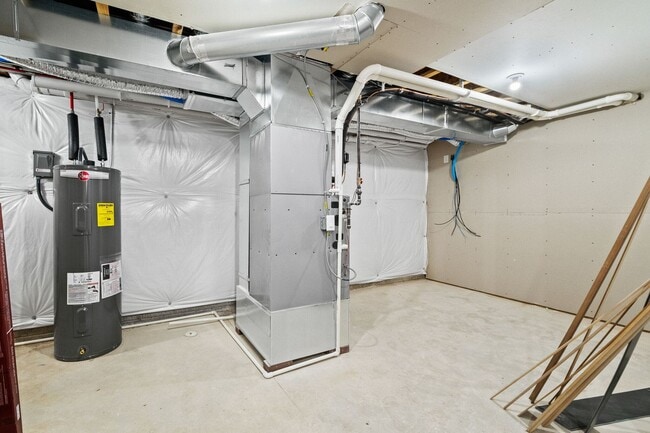 Building Photo - Brand New Townhome - Incredible Space