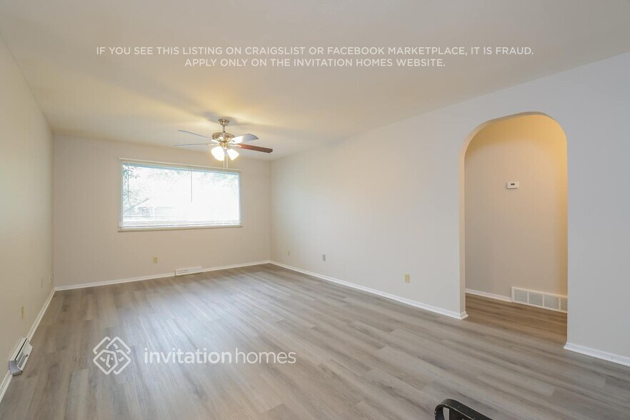 Building Photo - 8866 W Asbury Dr