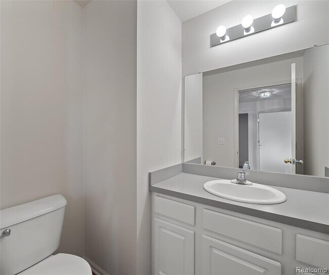 Building Photo - 5864 Willow Ridge Dr