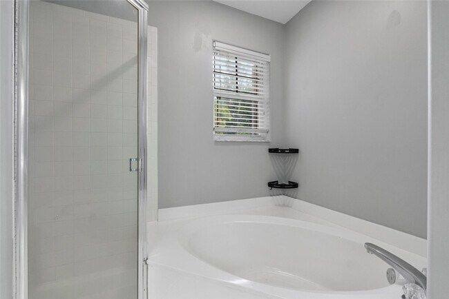 Building Photo - 9664 Royal Palm Blvd