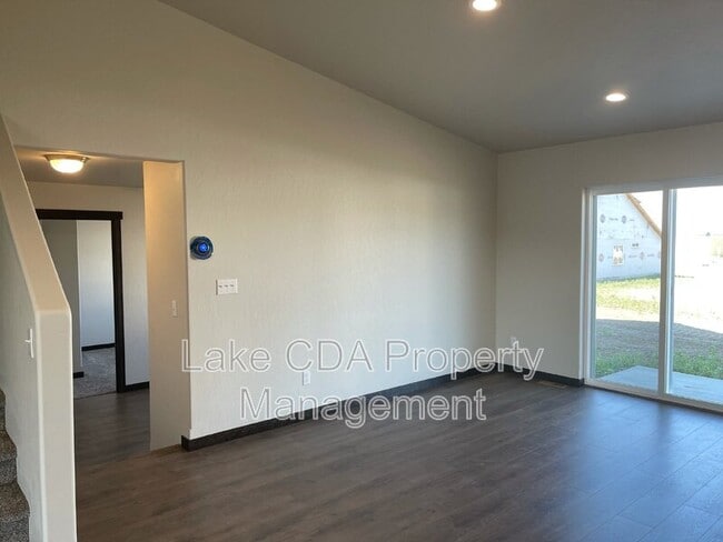 Building Photo - 12397 N Cavanaugh Dr