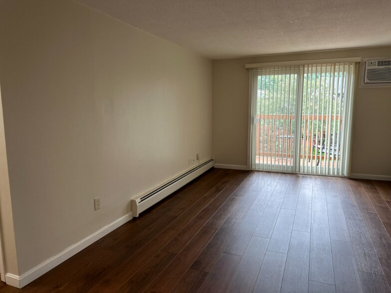 Building Photo - 1 Lancelot Court