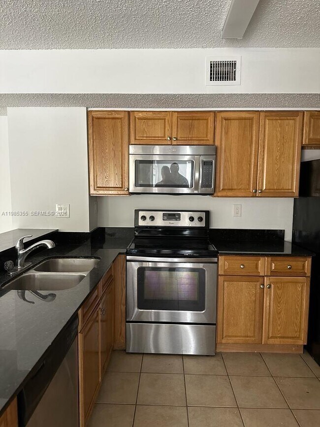 Building Photo - 3830 Lyons Rd