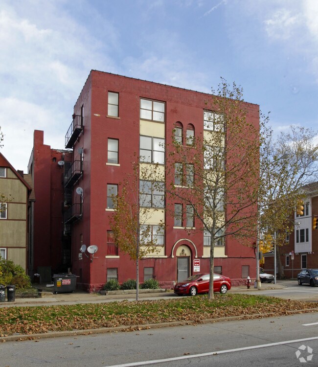 Building Photo - Berkshire Manor