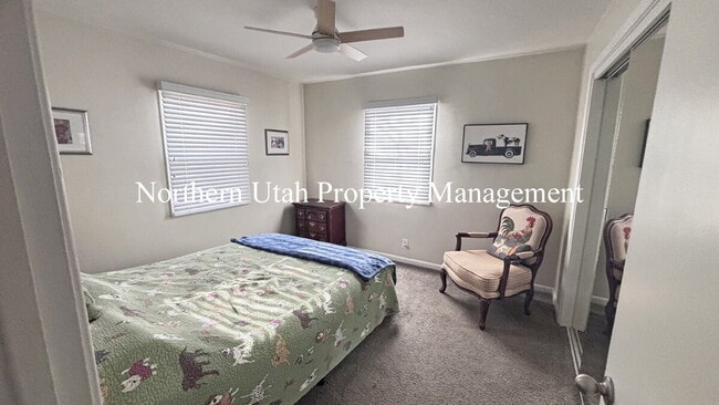 Building Photo - Rooms for Rent