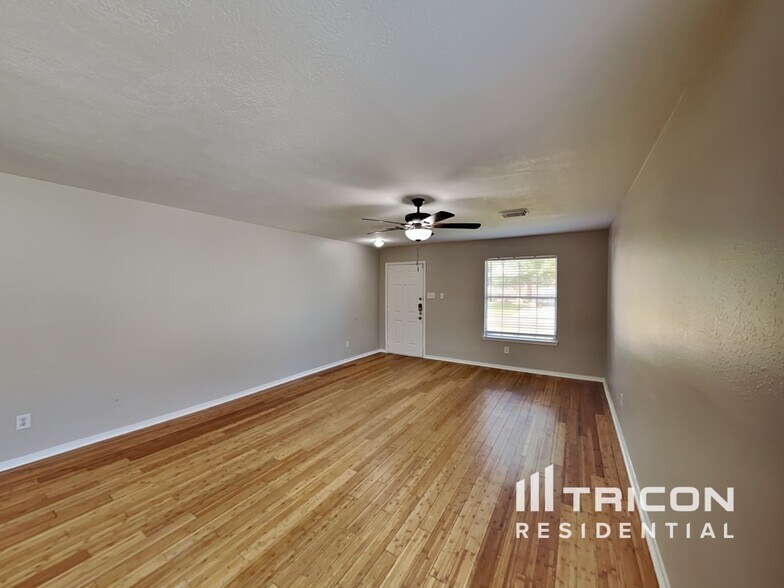 Building Photo - 21918 Willow Shade Ln