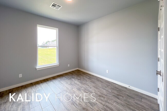 Building Photo - 17857 Salem Rd