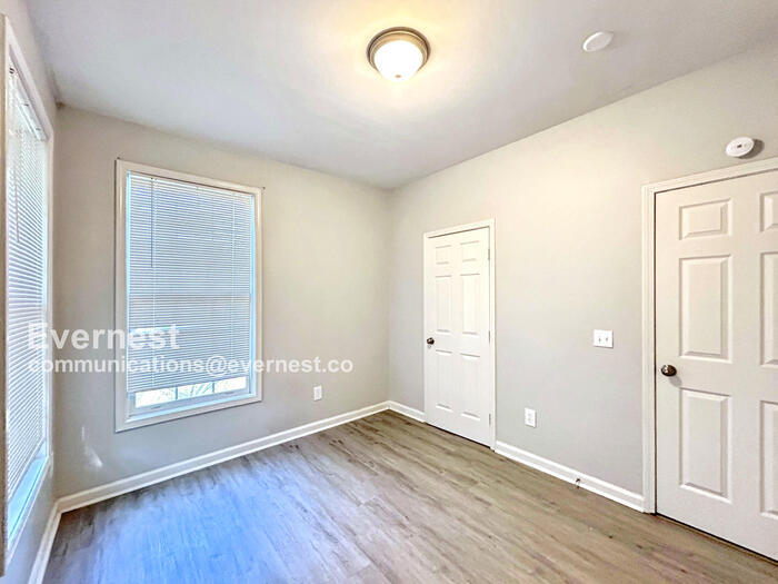 Building Photo - 2175 Fairburn Rd SW