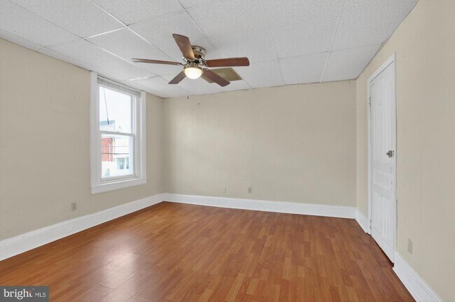 Building Photo - 4034 Baring St