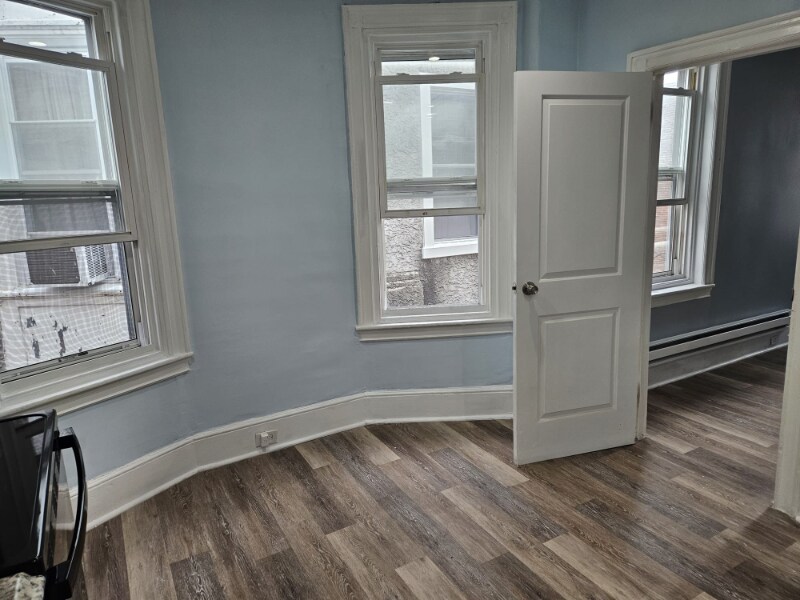 Building Photo - 16 S 50th St