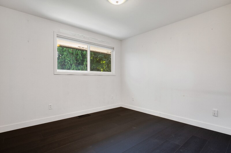 Building Photo - 11171 SE 59th St