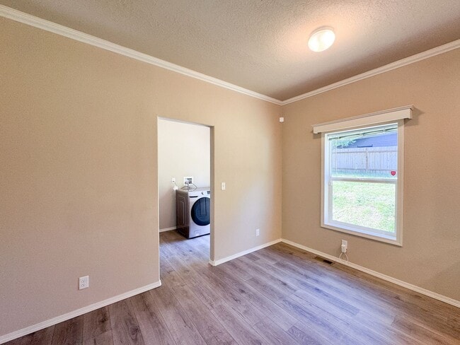 Building Photo - Charming 3-Bedroom Home in Quiet Gig Harbo...