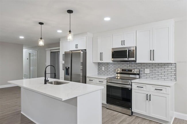 Building Photo - 704 Milan Ct