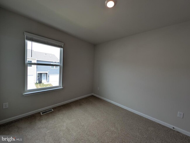 Building Photo - 134 Willett Holw St