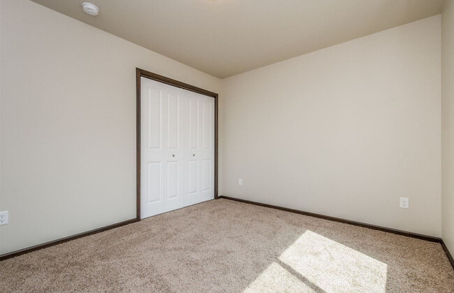 Lower level bedroom - 1225 Mary Ln