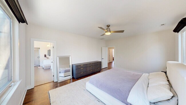 Building Photo - 1220 Lomax Ave