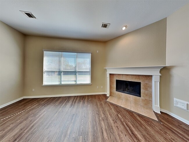 Building Photo - 2526 Deer Forest Dr