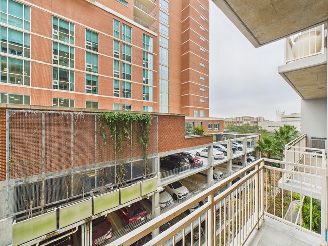Building Photo - 2520 Robinhood St