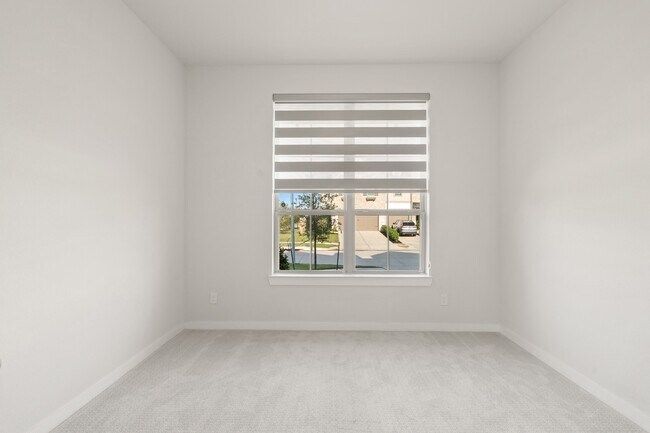 Building Photo - 6579 Scarlet Pond Ln