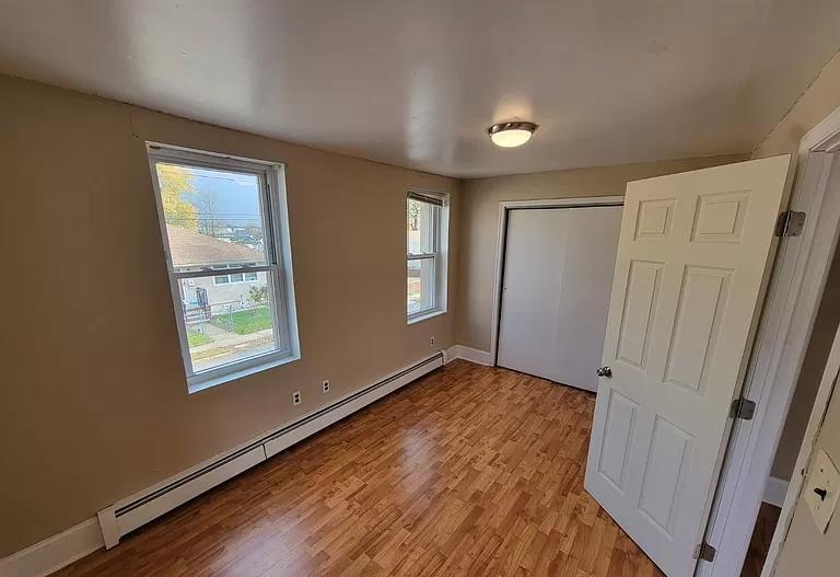 Building Photo - 335 Broad St