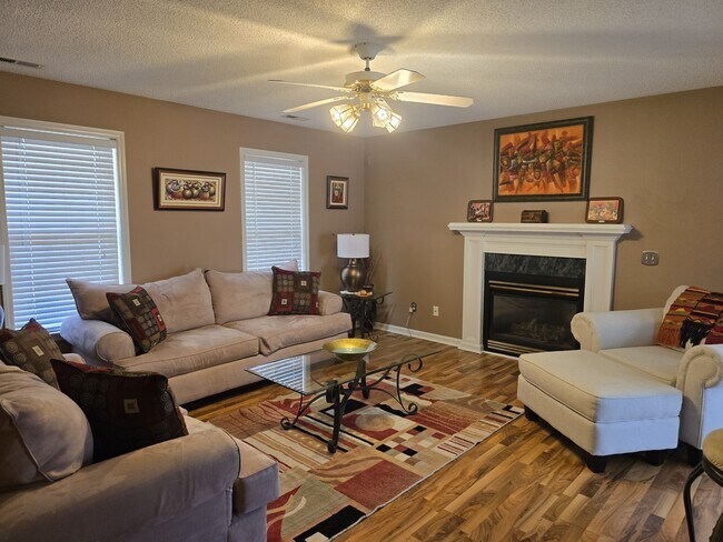 Building Photo - 2837 Bridgeport Dr