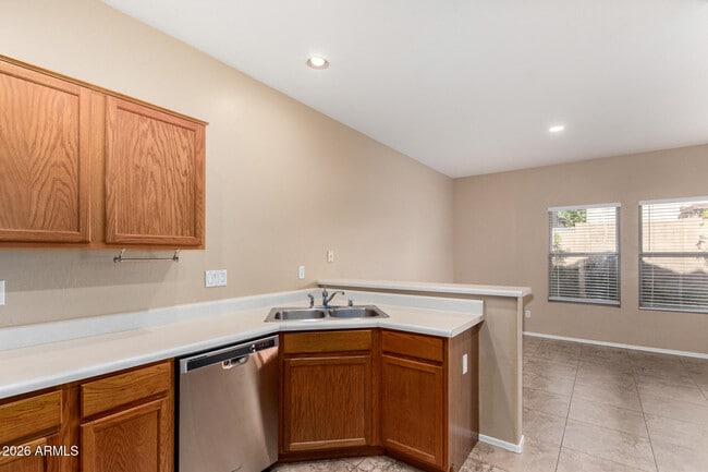 Building Photo - 7230 E Knoll St