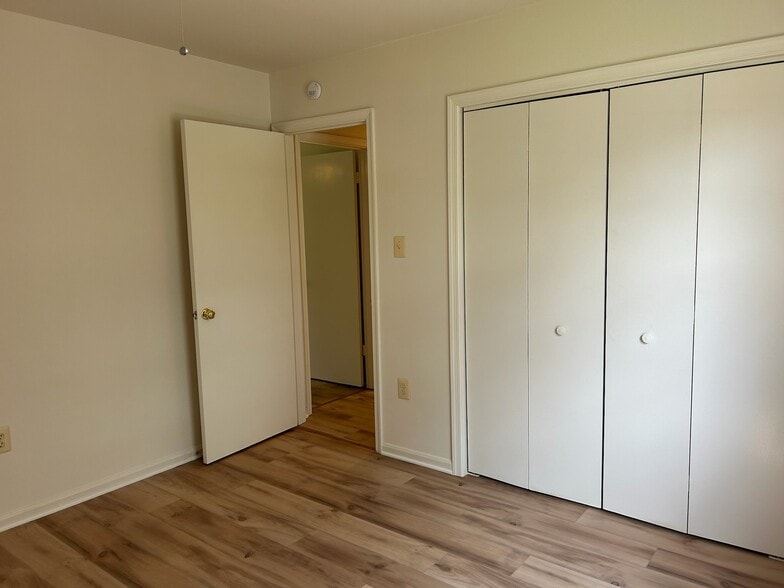 Building Photo - 9192 Winterset Dr