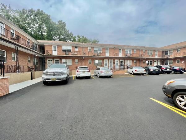 Building Photo - 173 Sherman Ave