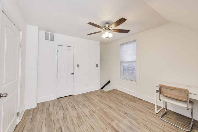 Building Photo - 2643 N Mildred Ave