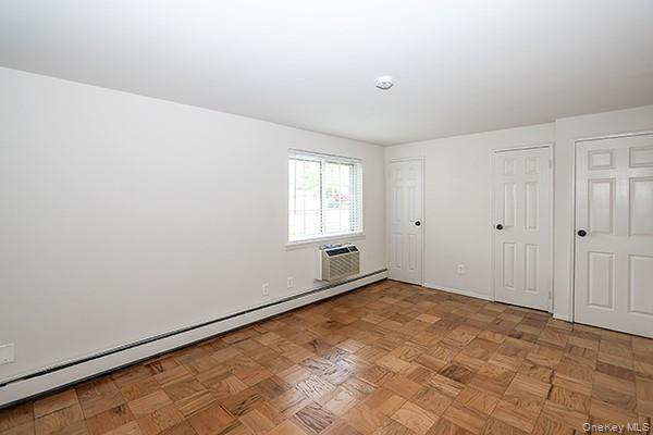 Building Photo - 178 Jervis Ave
