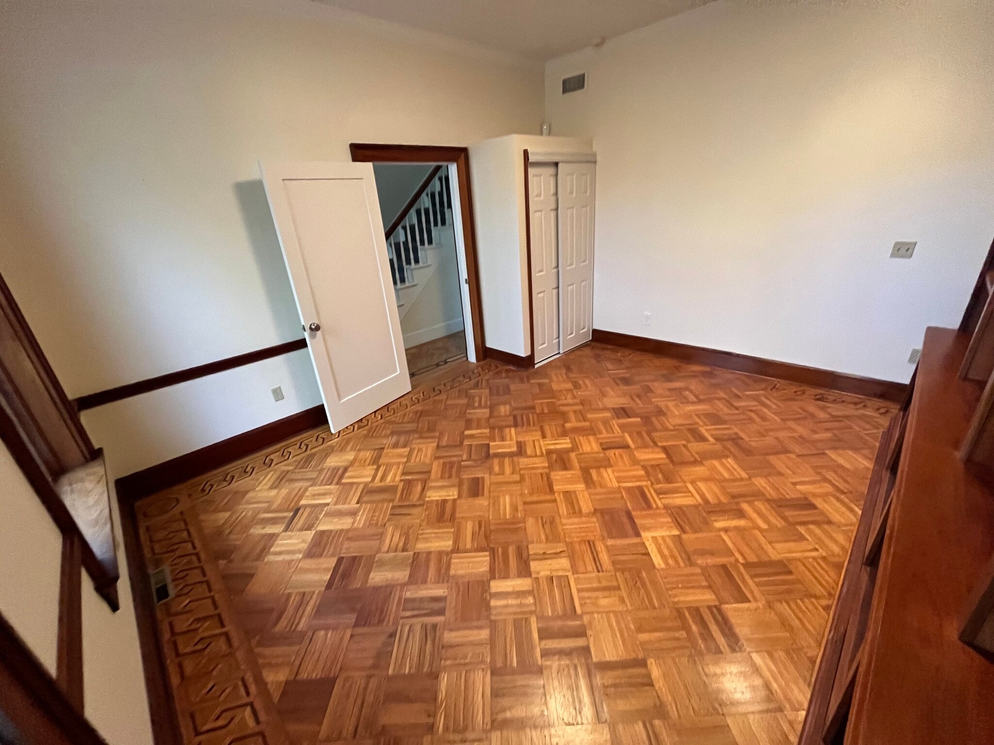 Building Photo - 409 Temple St