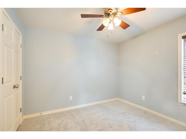 Building Photo - 13925 Fallsprings Way