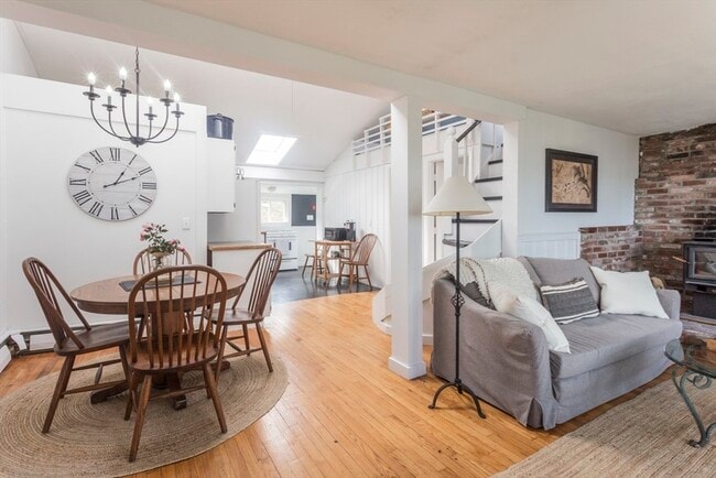 Building Photo - 43 Bayview Rd