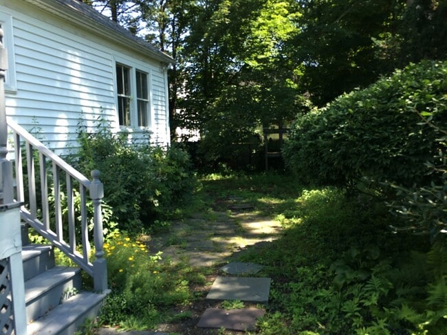 Building Photo - 16 Hillside Terrace