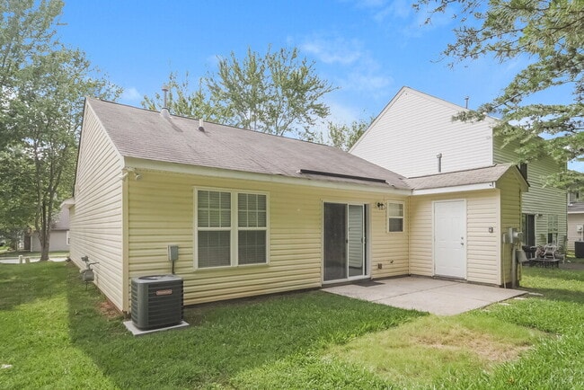 Building Photo - 6810 Hidden Forest Dr