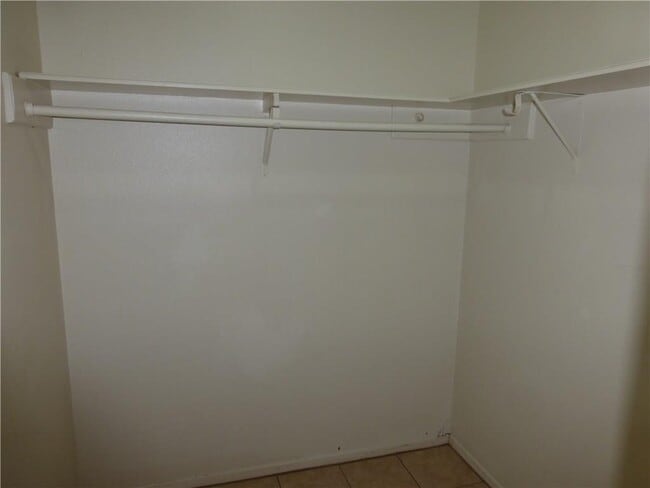 Building Photo - 7208 Lilac Ln