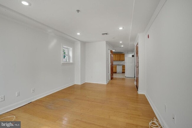 Building Photo - 2026 Ridge Ave