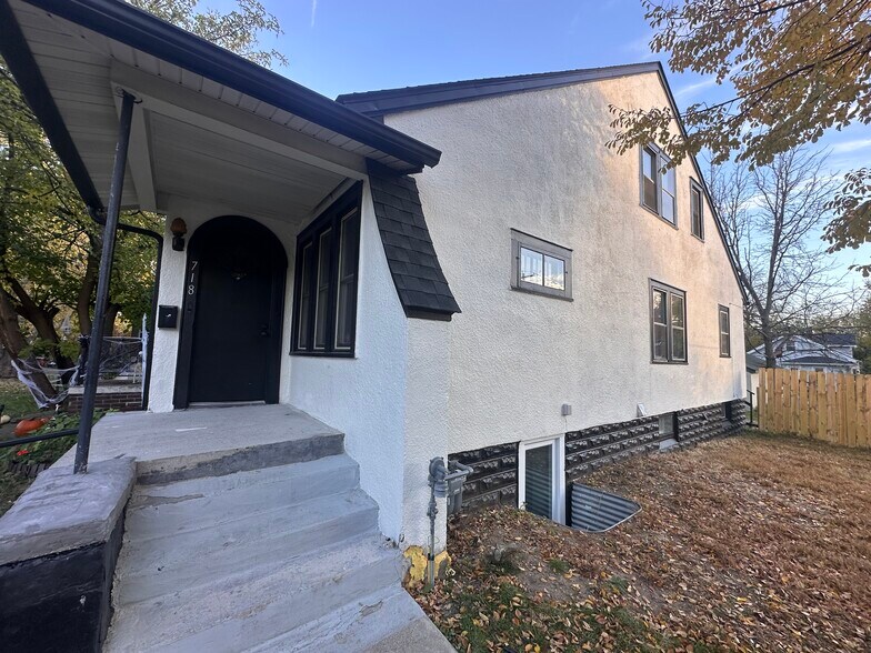 Building Photo - 718 Griggs St N