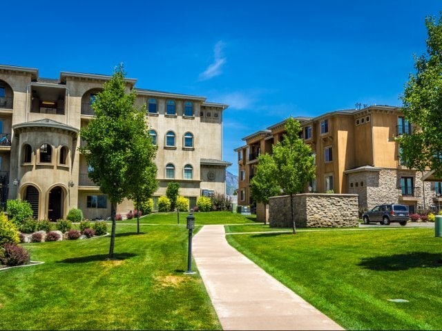 Building Photo - 982 960 N