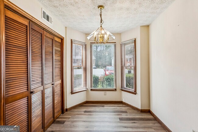 Building Photo - 1105 Booth Ct SW