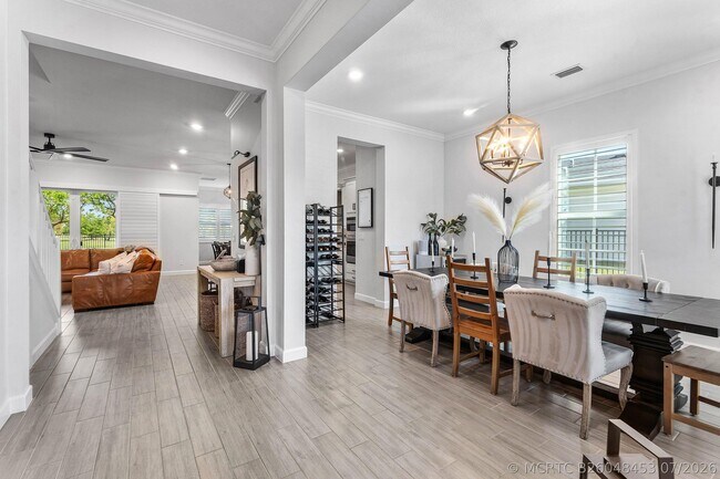Building Photo - 981 Castaway Ct