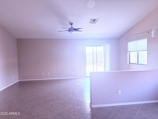 Building Photo - 320 Phantom Dr